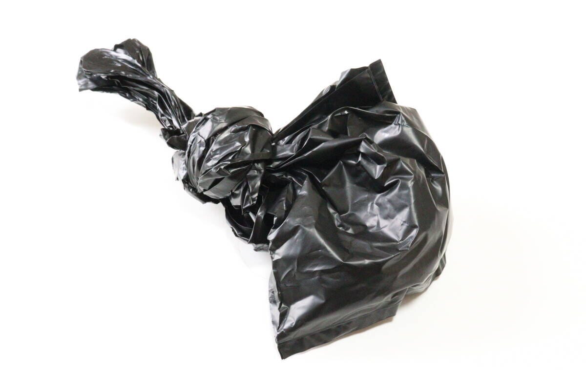 ダイソーの備蓄用ポータブル簡易和式トイレの排泄袋は透けにくい