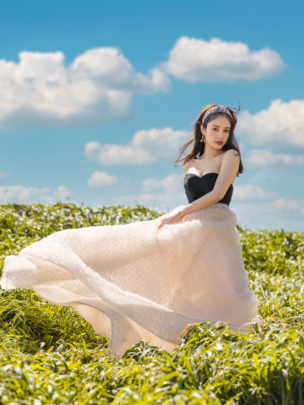 谷まりあ、印象に残っている結婚式は“peco＆ryuchell” 絶景で美しいドレス姿披露