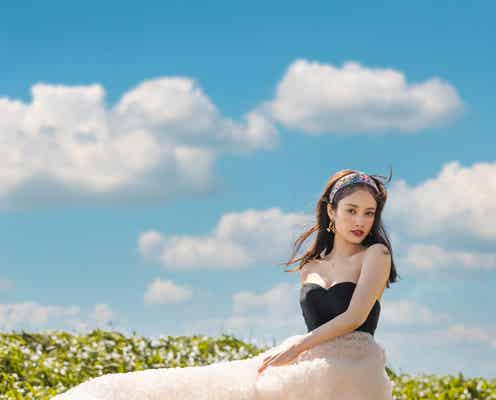 谷まりあ、印象に残っている結婚式は“peco&ryuchell” 絶景で美しいドレス姿披露