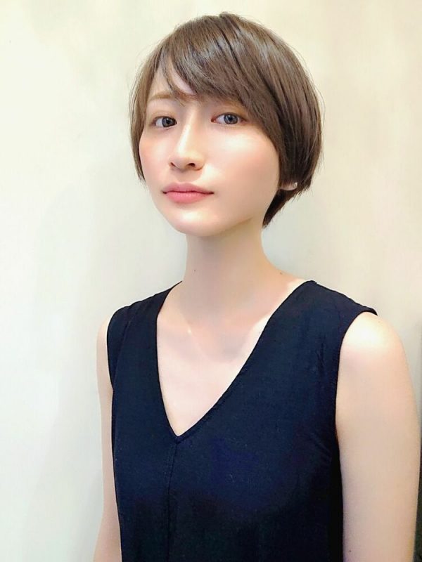 大人可愛いマッシュショートでおしゃれに ストレート パーマまでの素敵スタイル モデルプレス