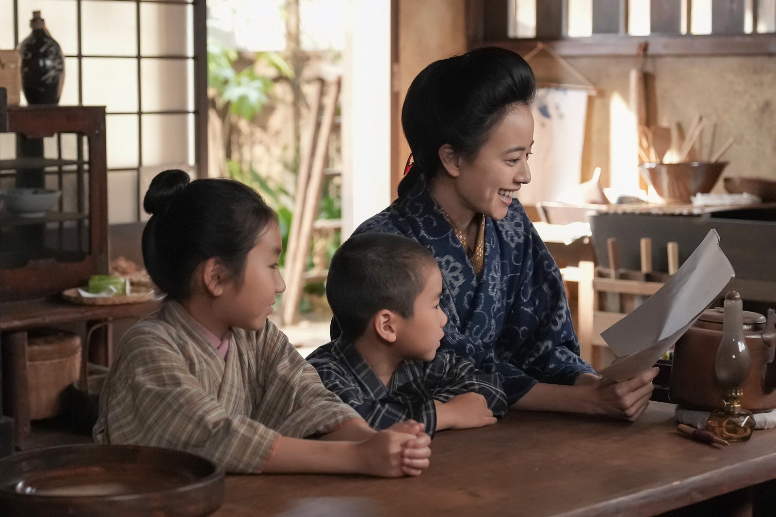 石橋静河ら「ブラッサム」第6話（C）NHK