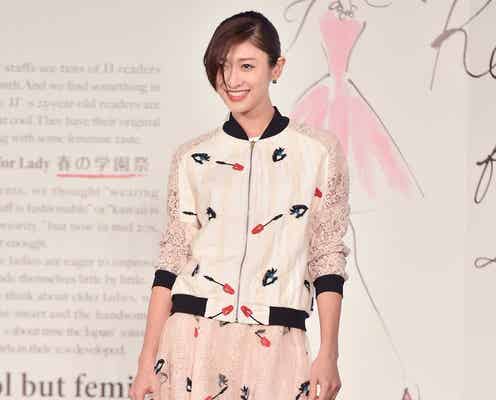 山田優、スレンダー美脚で魅了 「お米3杯」でも美ボディの秘訣は?