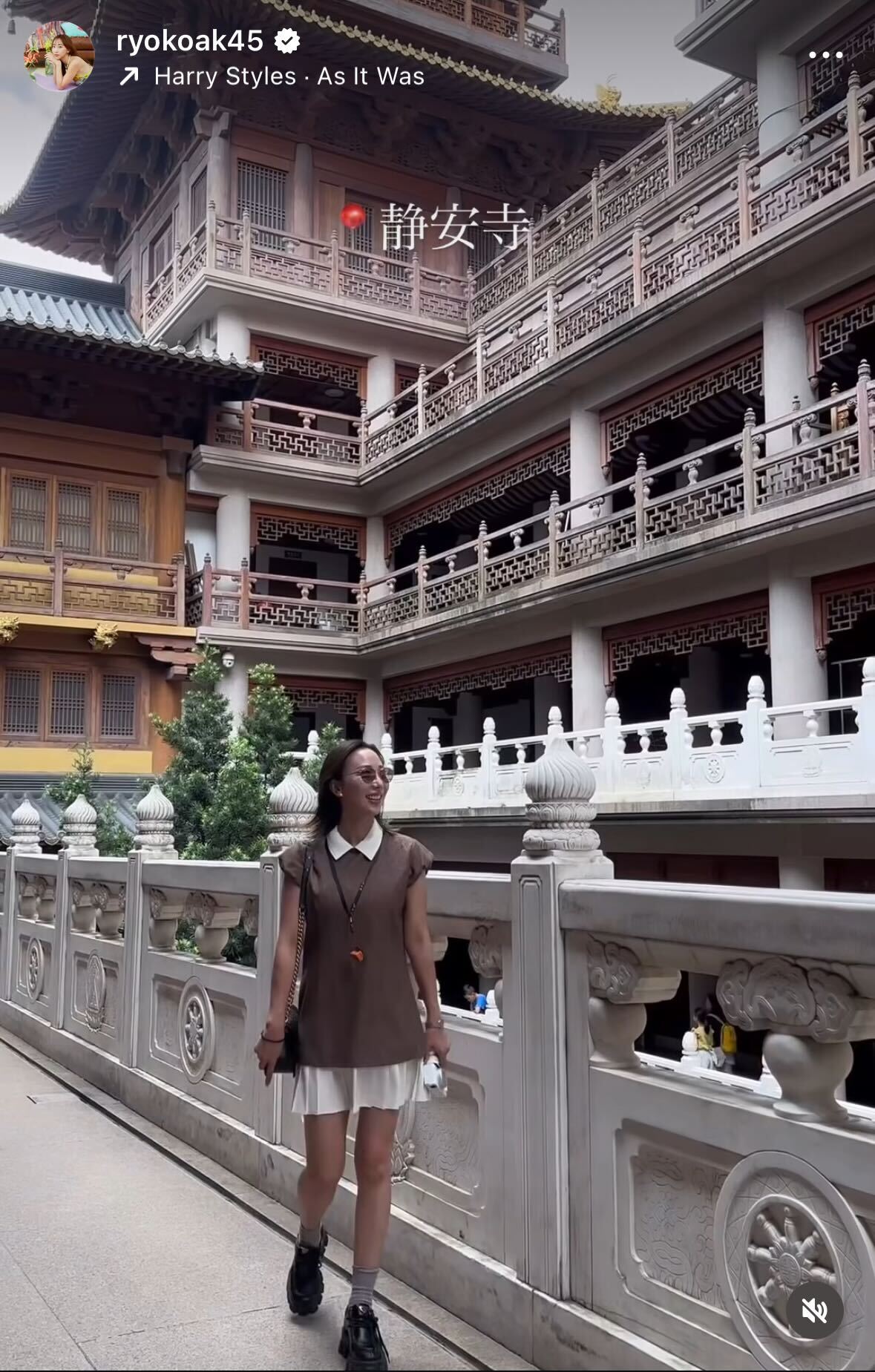 秋倉諒子Instagramより