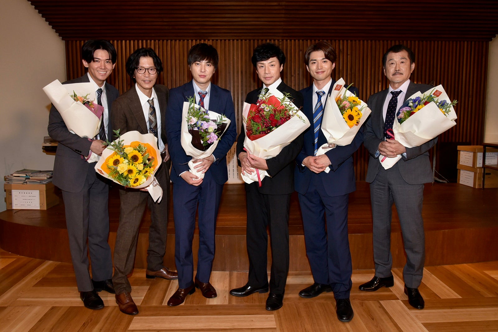 東山紀之・ジャニーズWEST小瀧望ら「刑事7人」クランクアップで感無量＜コメント＞