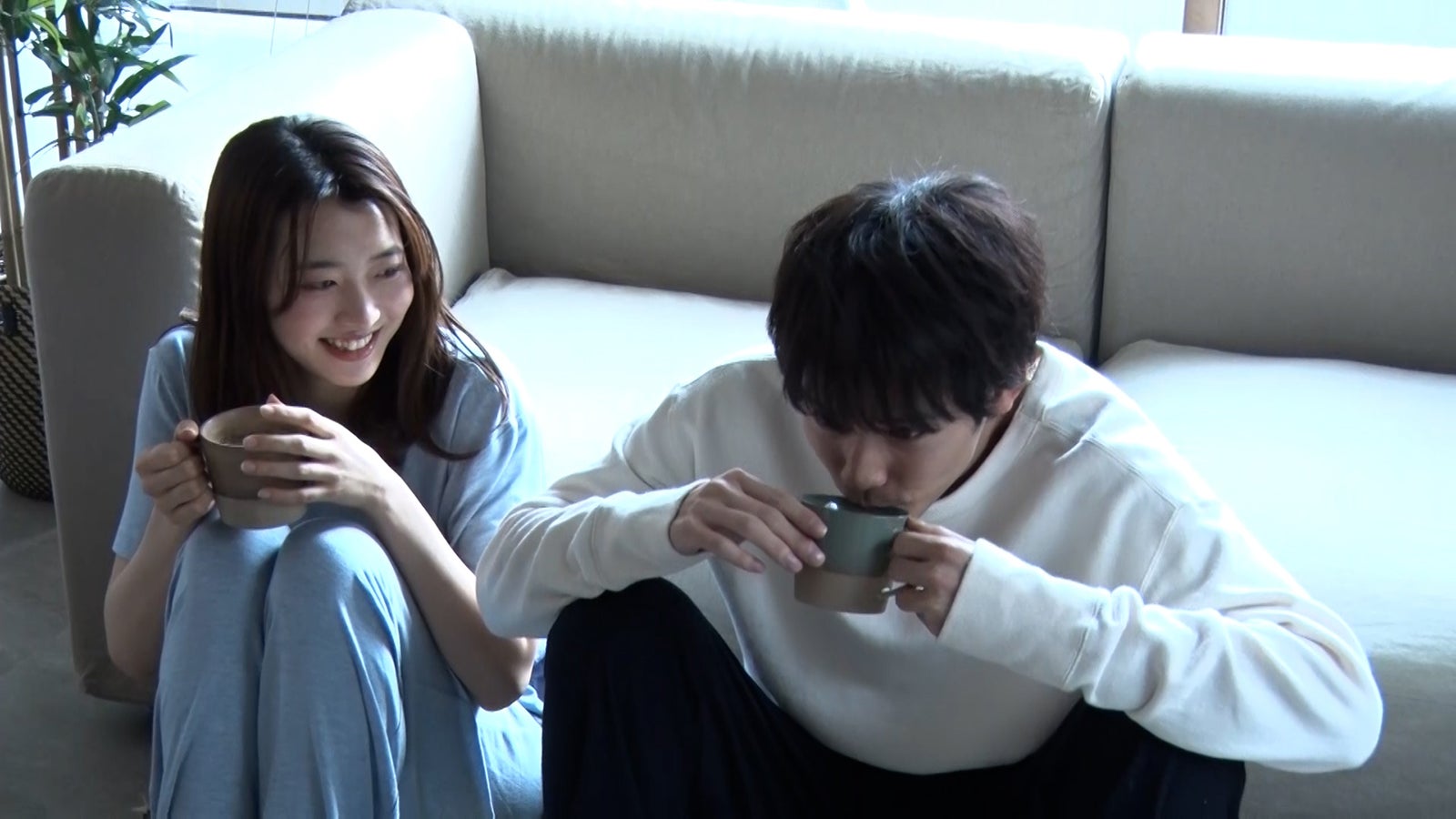 （右）赤楚衛二／メイキングカット（提供写真）