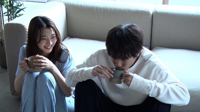 (右)赤楚衛二/メイキングカット(提供写真)