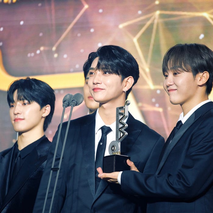 JOSHUA/「THE FACT SEVENTEEN PHOTOBOOK『YOU ARE IN US』」未掲載カット (提供写真)