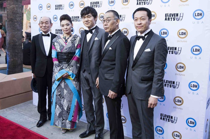 (左から)笹野高史、田畑智子、甲本雅裕、でんでん、音尾琢真(写真提供:LDH)