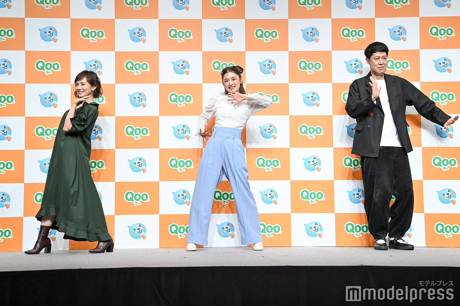 （左から）安倍なつみ、石川梨華、小藪千豊（C）モデルプレス