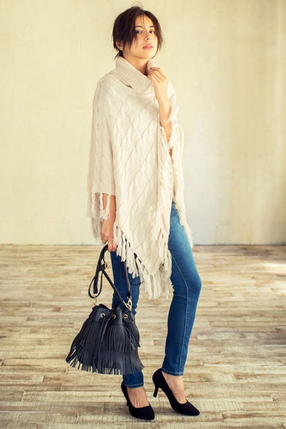 即トレンドコーデに 秋注目アウター ポンチョ の着こなし方 モデルプレス