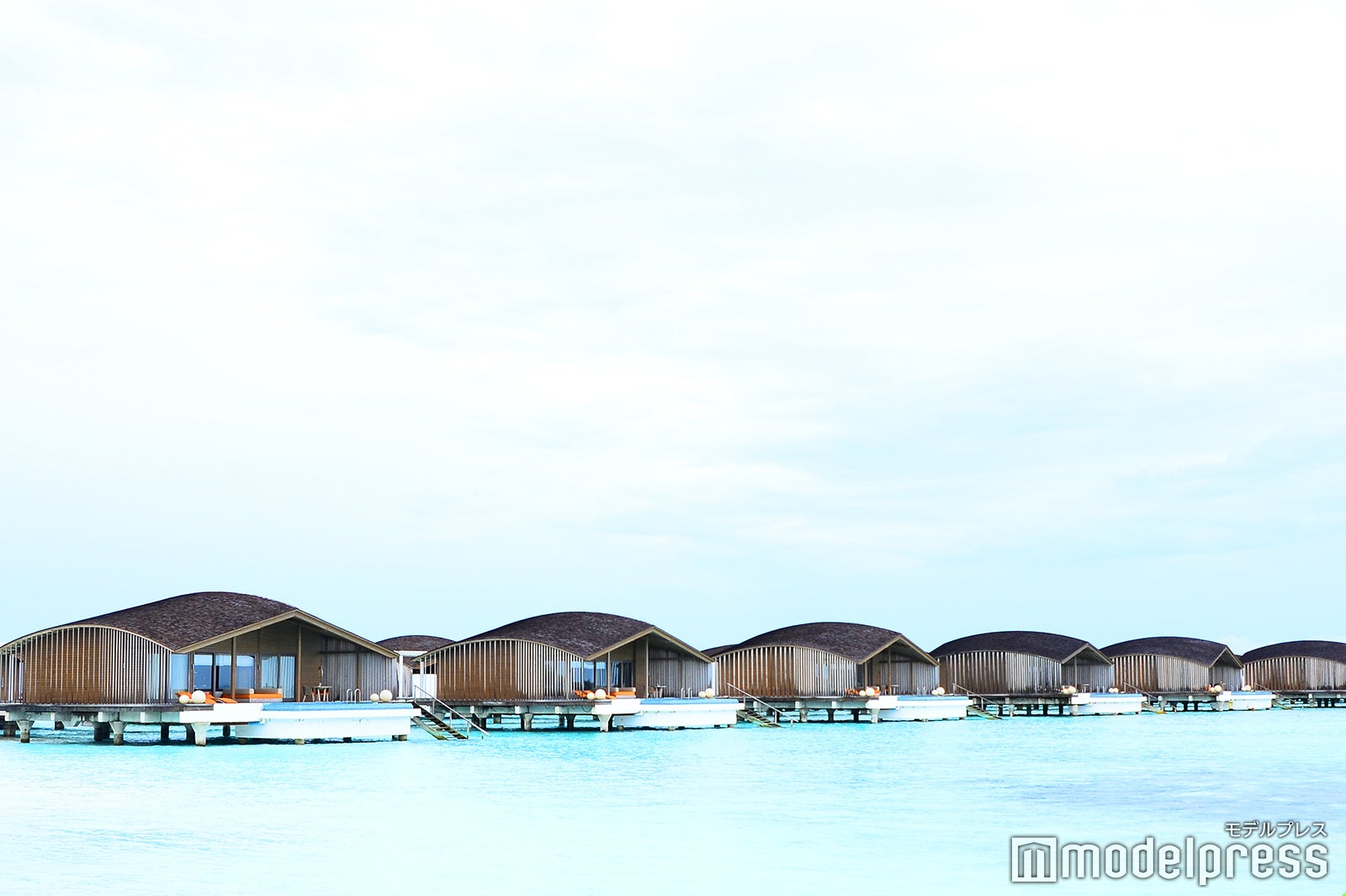 フィノールの水上ヴィラ（C）モデルプレス