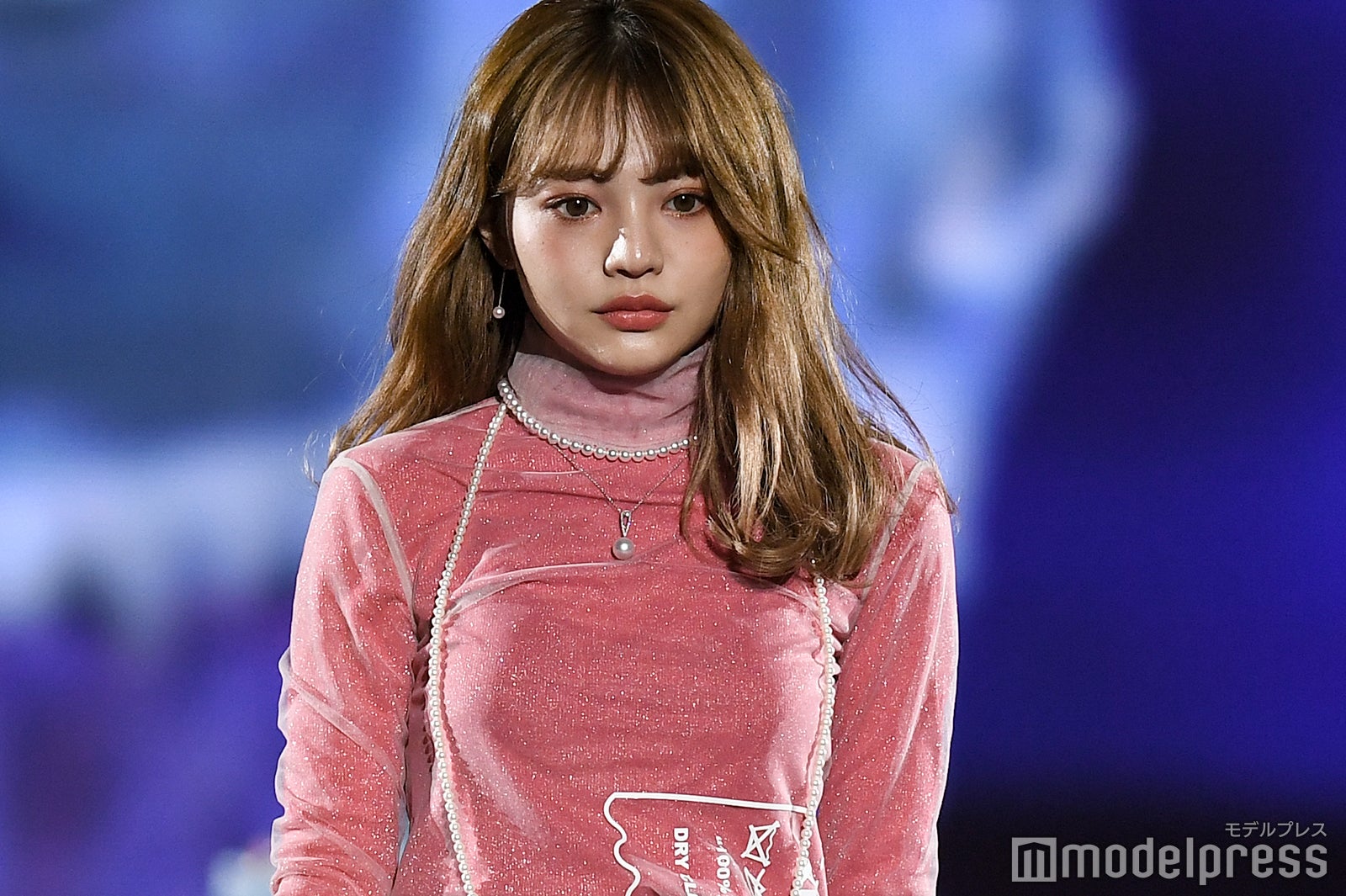 ちぃぽぽ、タイトミニスカで美脚輝く　華やかコーデで登場＜神コレ2019S／S＞