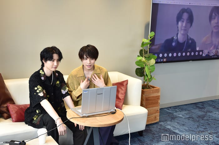 リモート取材の模様(C)モデルプレス