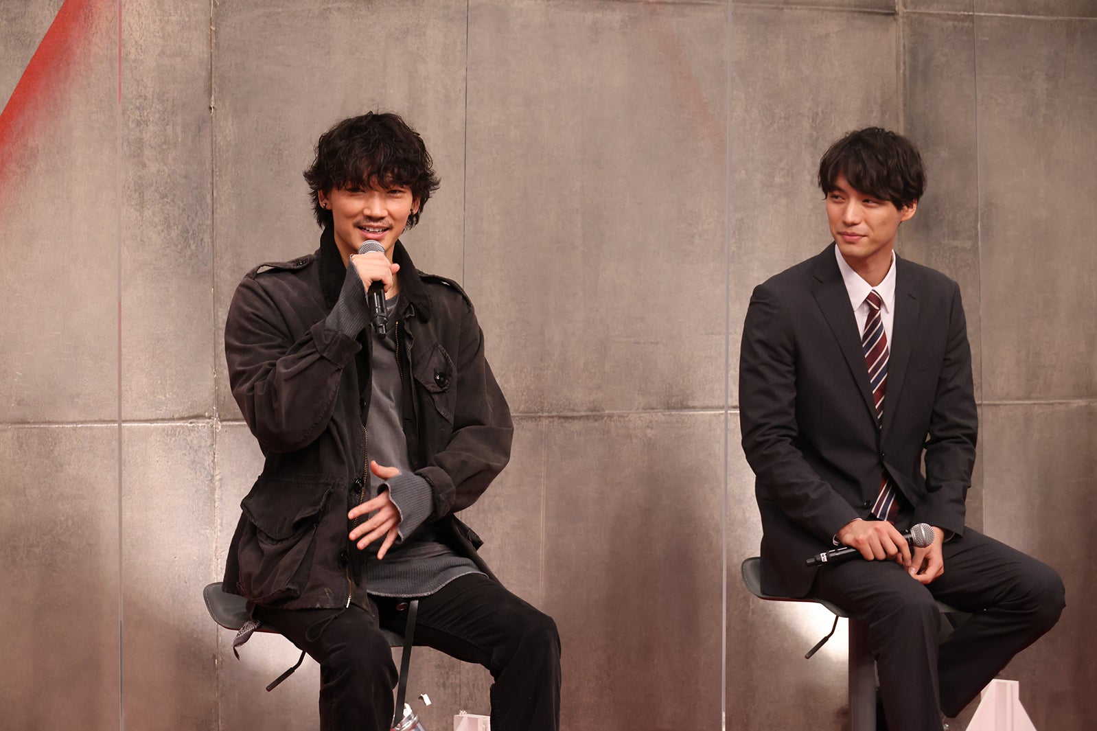 綾野剛、福士蒼汰（C）カンテレ