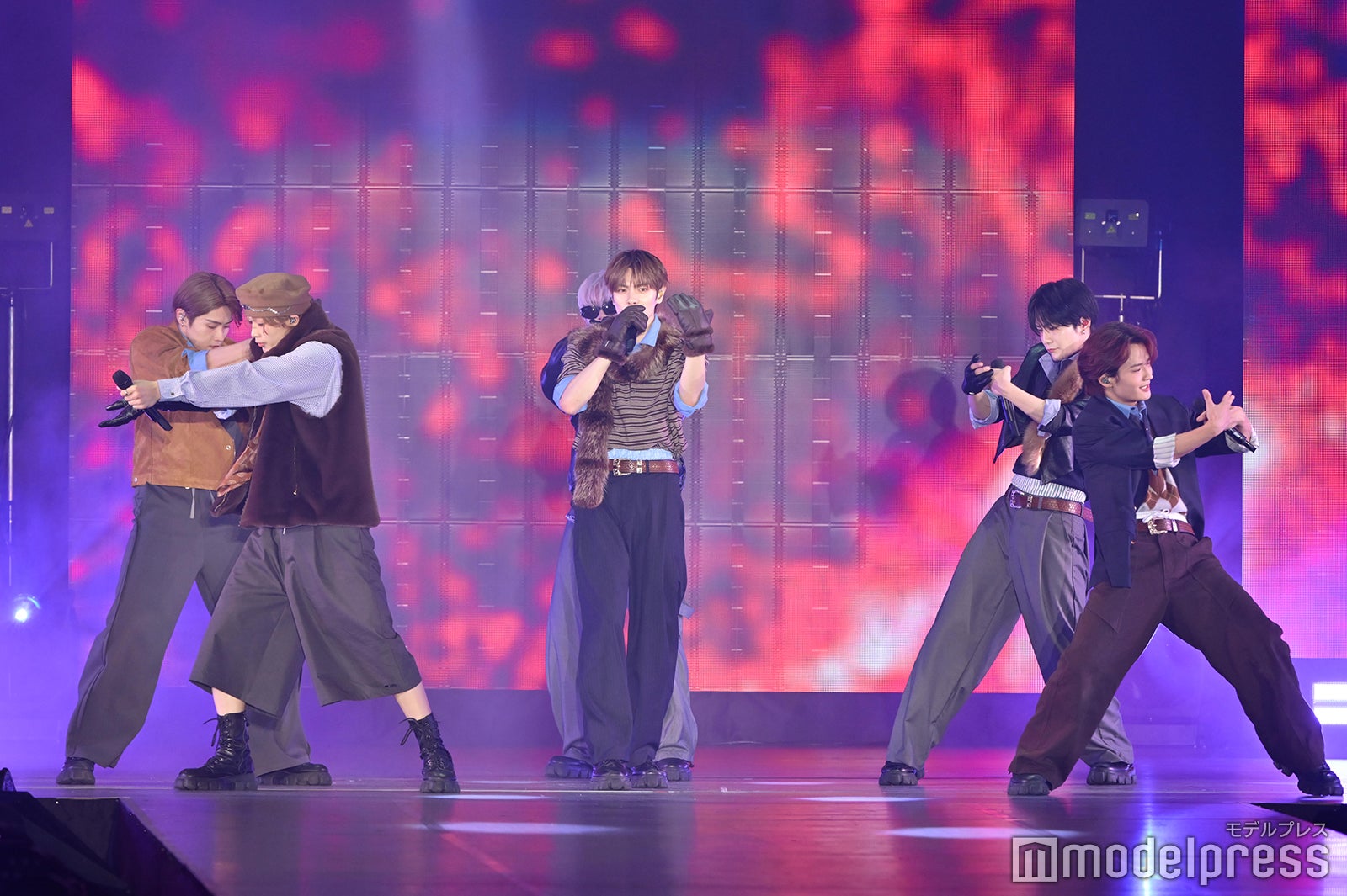 （C）モデルプレス