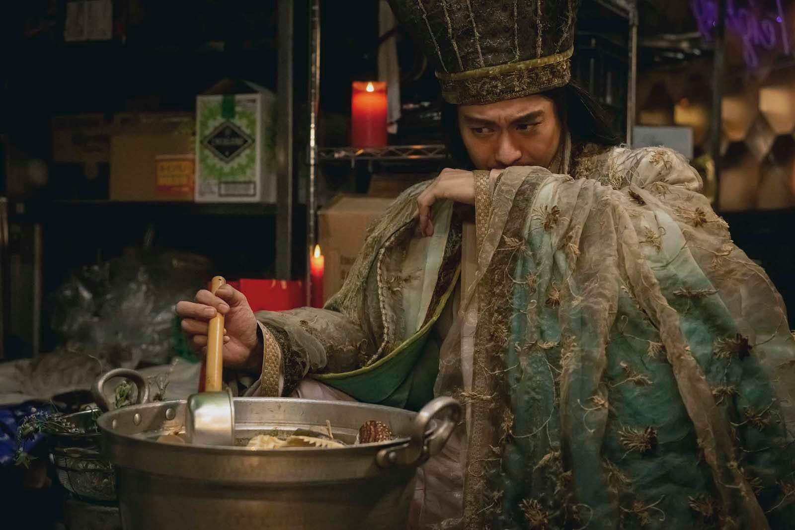 向井理「パリピ孔明」第2話より（C）フジテレビ