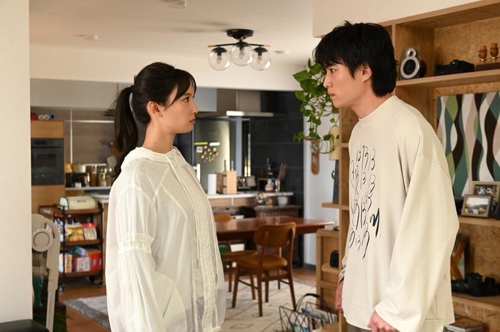 菜々緒、鈴木伸之/「忍者に結婚は難しい」第1話(C)フジテレビ
