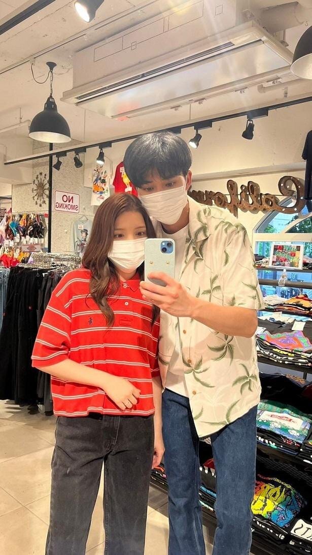 川島海荷 中田圭祐との 愛車に似合うコーデ2ショット を公開 試着するたびに可愛いって なんか恥ずかしかったよ 私たち結婚しました 3 モデルプレス