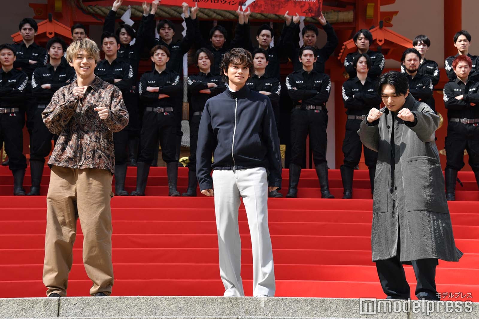 ガッツポーズを求められるも個性が出てしまう山田裕貴、北村匠海、吉沢亮 （C）モデルプレス