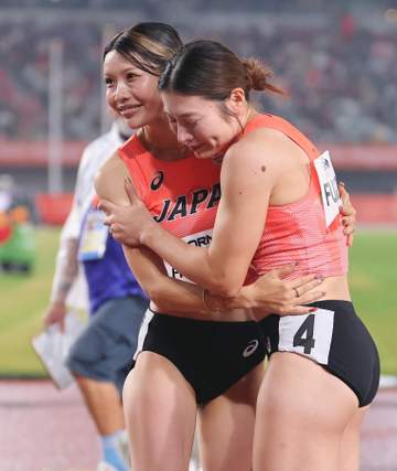 アジア大会 福部真子＆中島ひとみにファン涙「素敵な2人に泣けてきた」「もらい泣き」レース後に胸アツのハグ 中島が涙ながらに語った「すてきな負け」