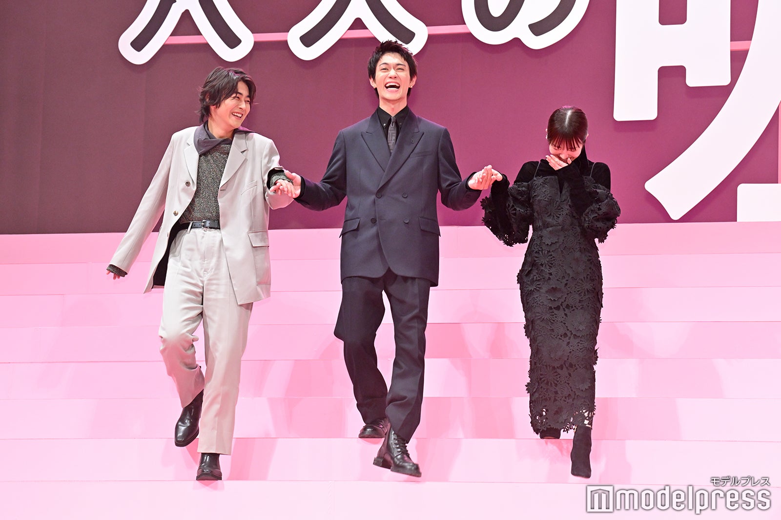 倉悠貴、佐野勇斗、浜辺美波（C）モデルプレス