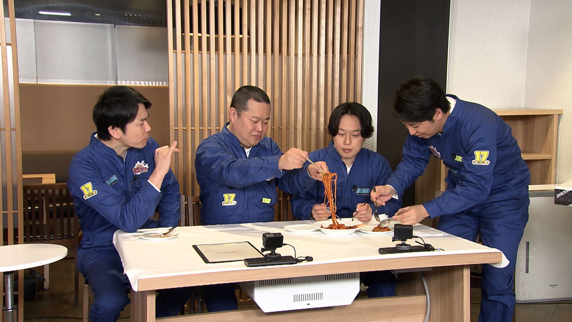 濱家隆一、ともしげ、リリー、屋敷裕政（C）TBS