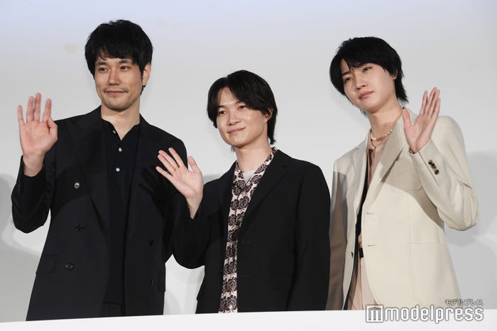 3兄弟役を演じた松山ケンイチ、神木隆之介、桜田通(C)モデルプレス