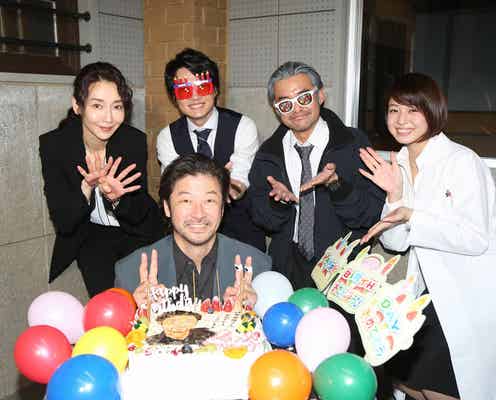 浅野忠信、サプライズに呆然 突然の行動に驚き<刑事ゆがみ>