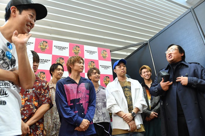 FANTASTICS from EXILE TRIBE、小籔千豊、秋山竜次/「コヤブソニック2019」の様子(提供写真)