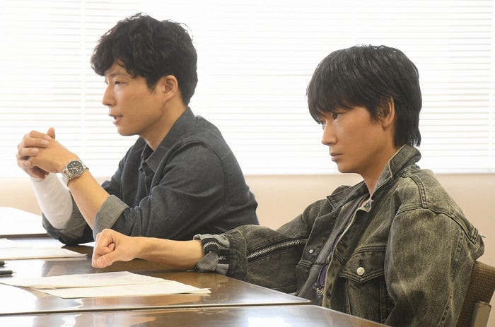 星野源、綾野剛/「MIU404」第10話より(C)TBS