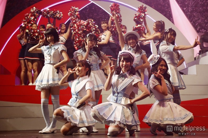 「君だけにChu Chu Chu」 高橋朱・田野・大島涼・木本・藪下・白間・宮脇（C）AKS