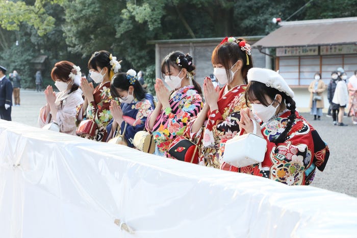 石塚美月、伊藤実希、川嶋美晴、岡本彩夏、野村実代、水野愛理 (C)2023 Zest, Inc.