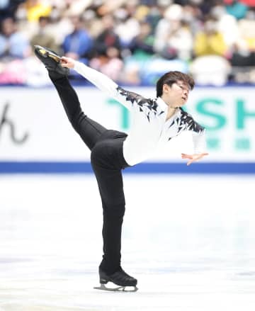 鍵山優真は上々104.27点 トリプルアクセル後にバランス崩しヒヤリも「セーフ」 2連覇＆2大会連続五輪へ好発進