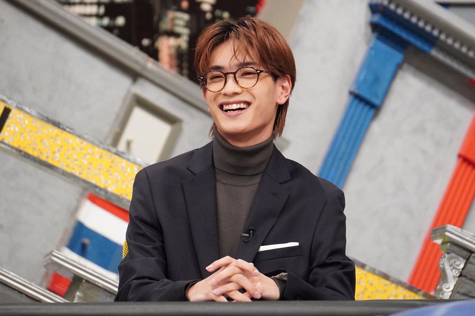 なにわ男子・高橋恭平、レアなインテリ姿披露　ギャルに熱血指導も？