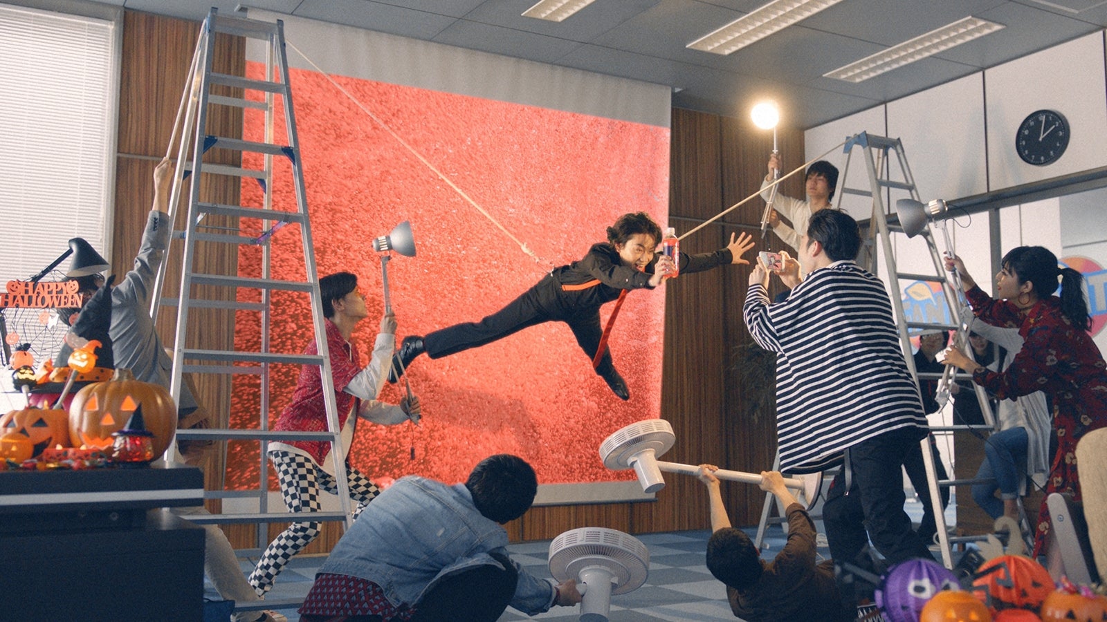 菅田将暉、ワイヤーアクションに挑戦　スタッフが絶賛