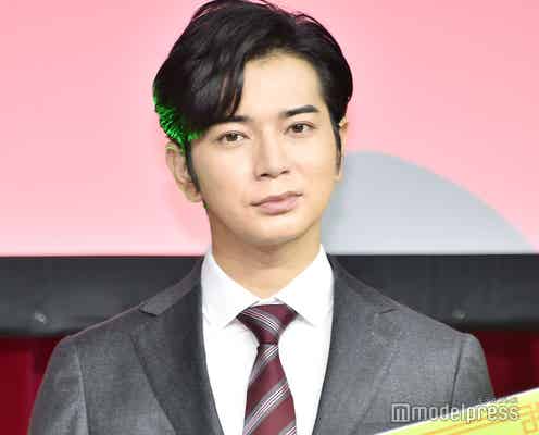 “総選挙委員長”松本潤、きのこの山・たけのこの里の総選挙結果を発表