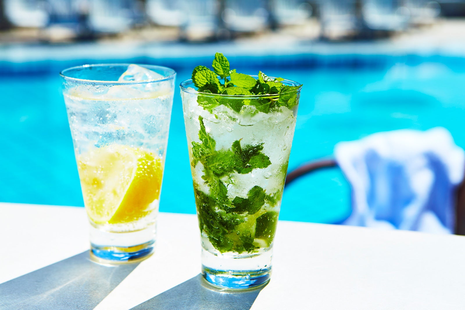 プールサイドバー／画像提供：ハイアット リージェンシー 大阪