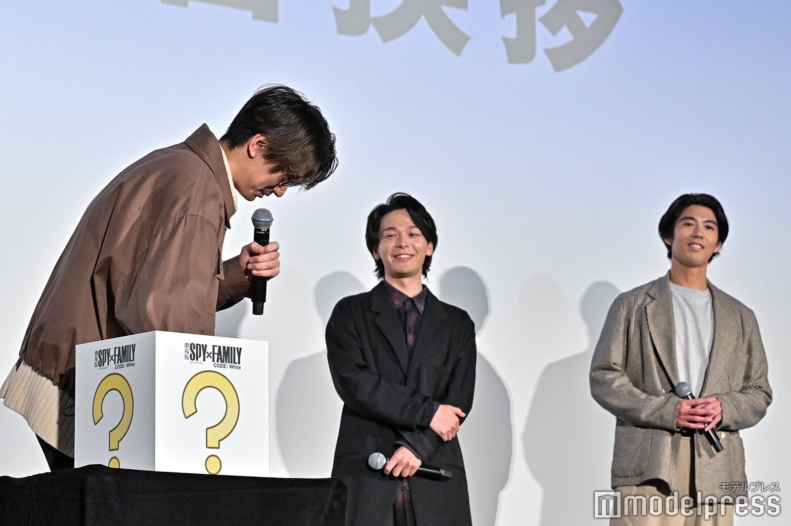 江口拓也、中村倫也、賀来賢人（C）モデルプレス