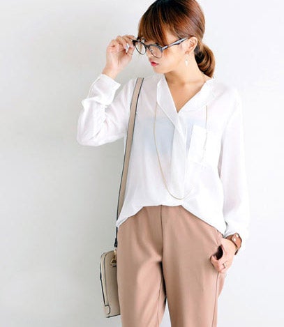 とろみシフォンドレープデザインブラウス／トップス「Galoo Shoppers」4,104円（税込）／画像提供：Galoo Shoppers