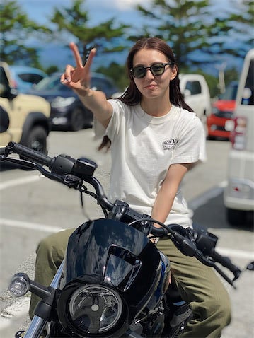 30歳仮面ライダー女優、"ハーレー"を乗りこなすツーリング姿に「かっこいい！」「めっちゃ似合ってる」