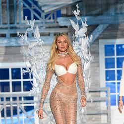 「Victoria’s Secret Fashion Show 2015」に出演したキャンディス・スワンポール／photo：GettyImages