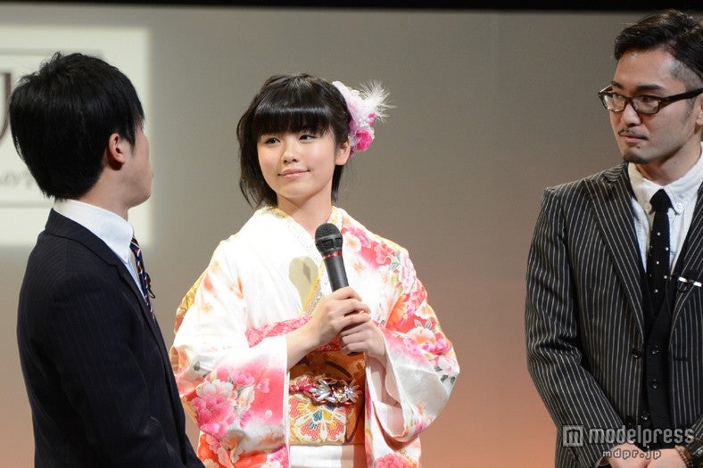 小芝風花（中央）