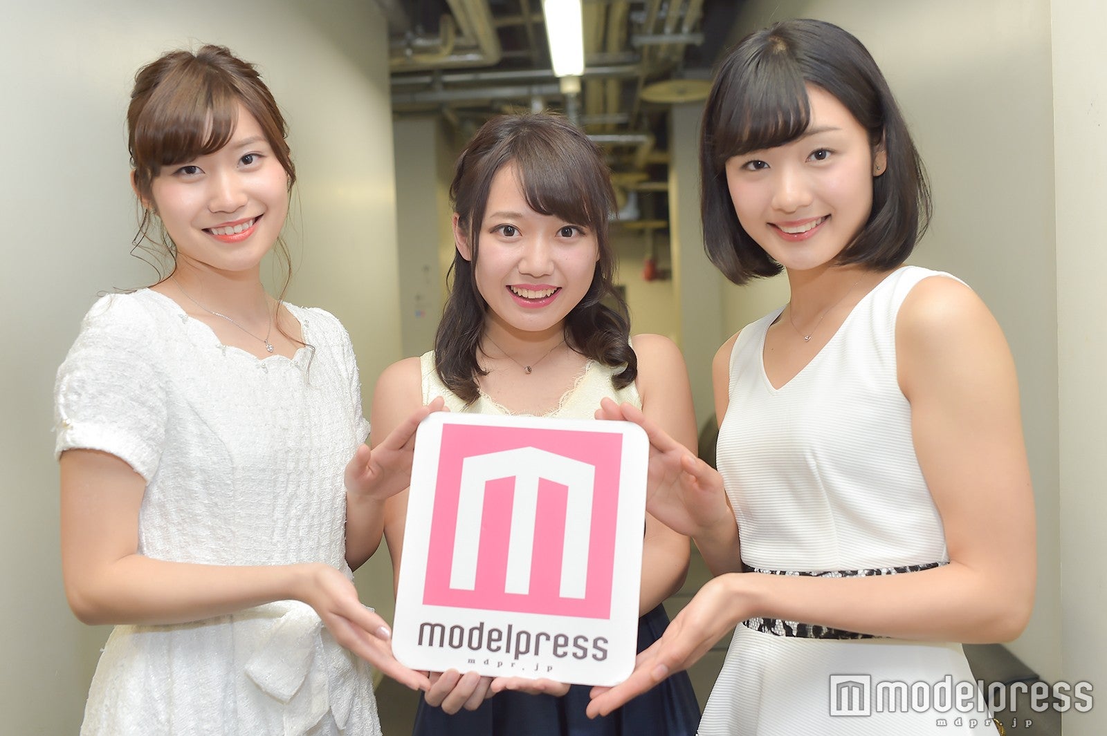 （左から）杉山冬香さん、野崎優花さん、青柳真有さん（C）モデルプレス