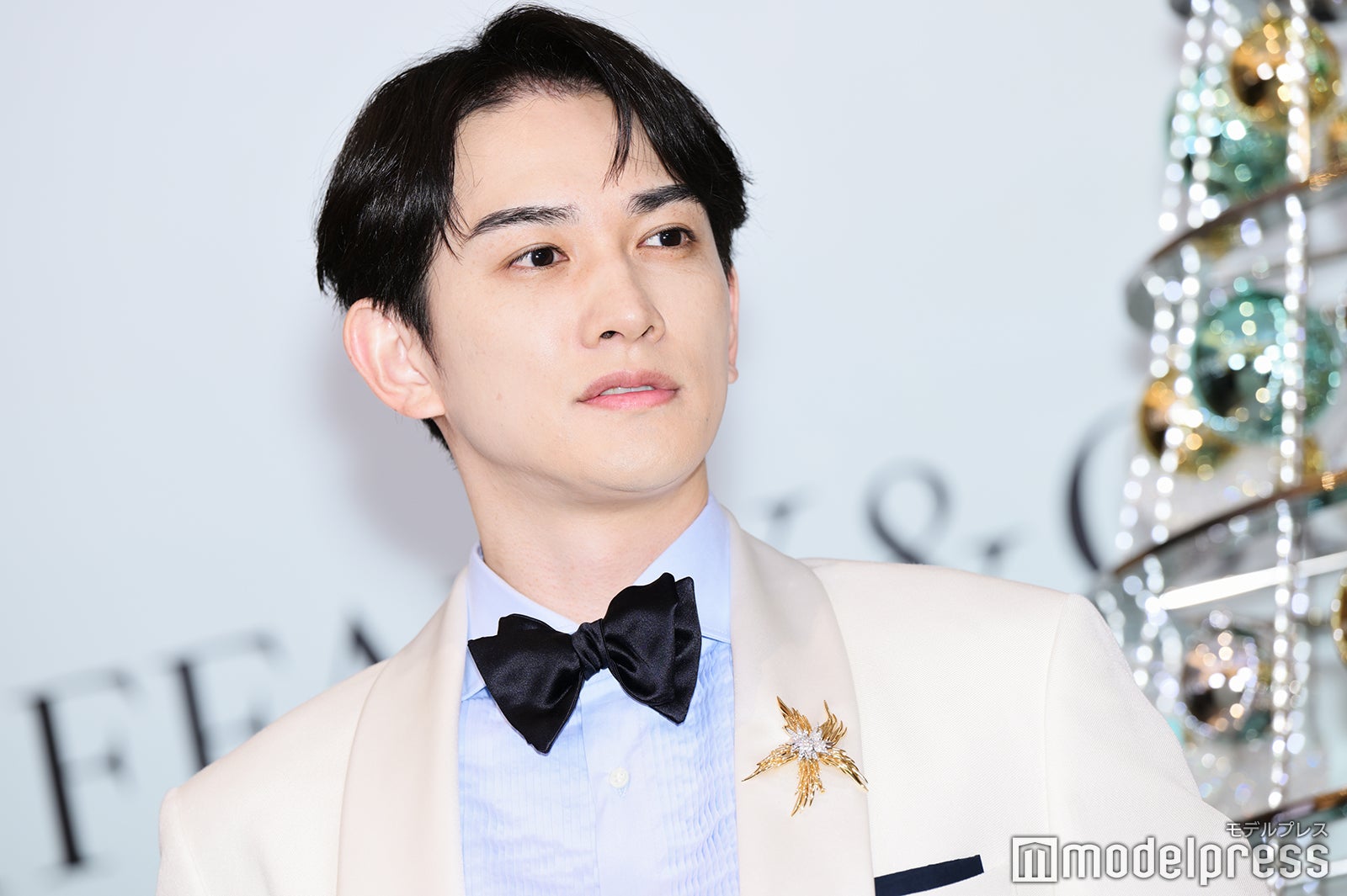 町田啓太、愛を伝えたい存在明かす ホワイトスーツ着こなし登場