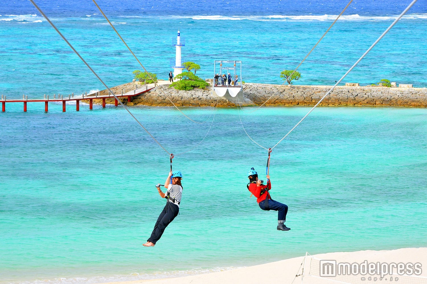沖縄新アトラクション「パンザ沖縄」の海上ジップラインが爽快!<体験レポ>