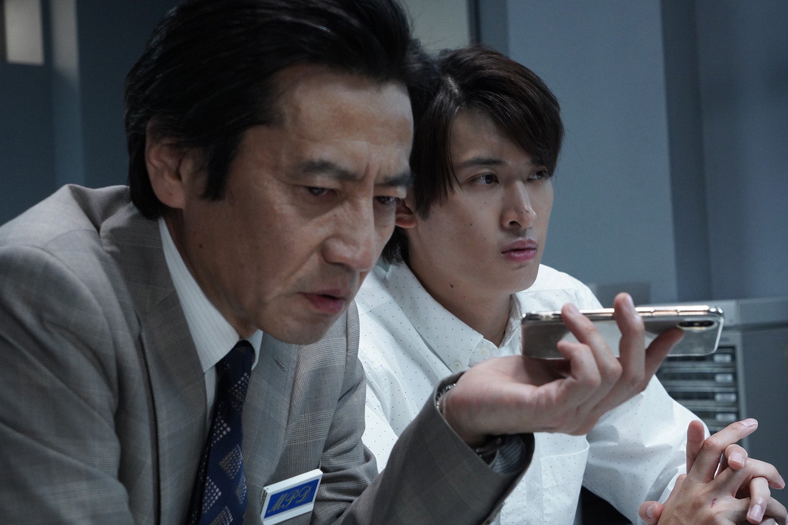 津田寛治、向井康二（C）テレビ朝日