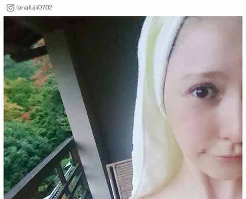 藤井リナ、胸元セクシー&白肌輝く温泉ショットに反響