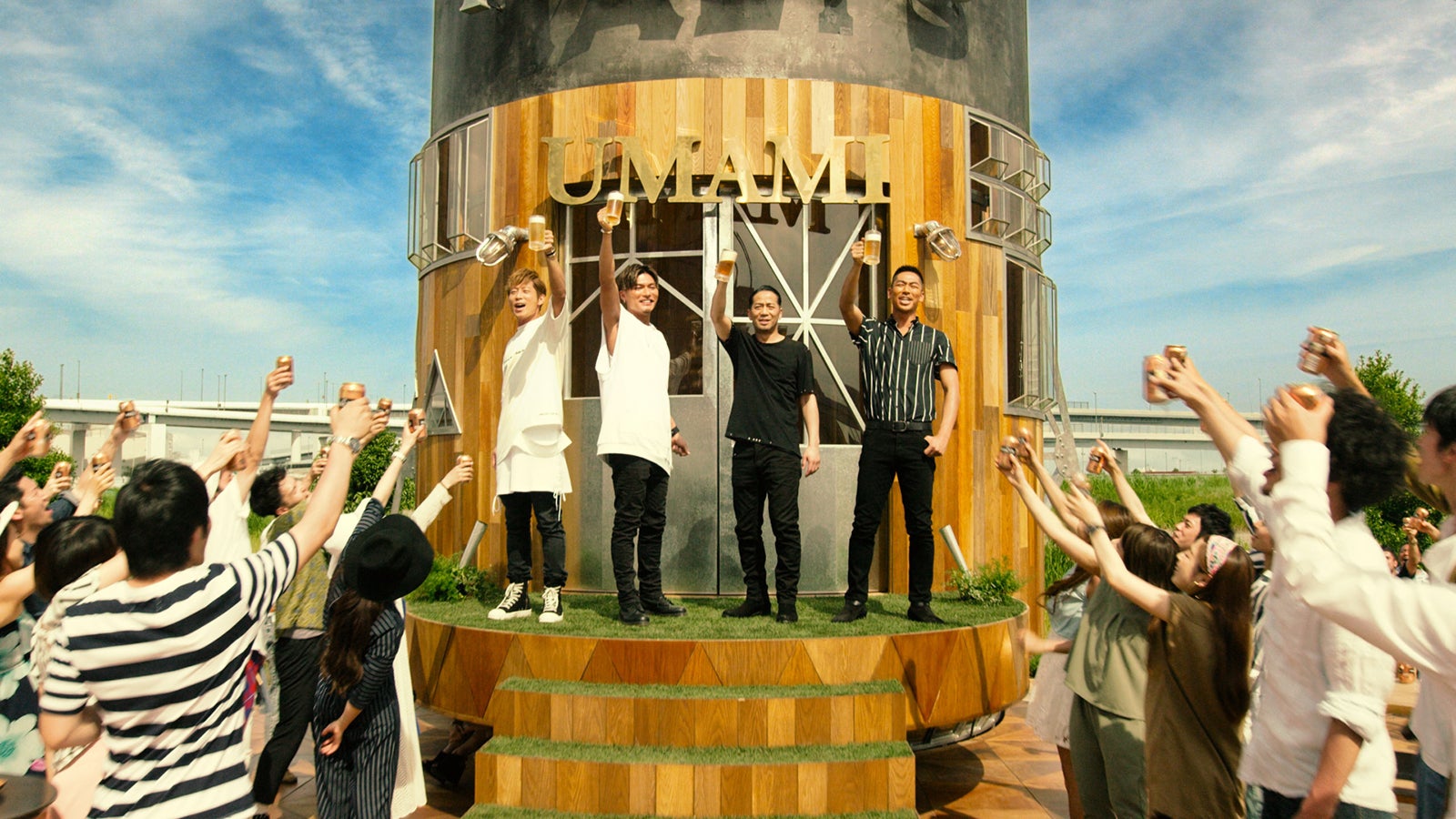 EXILE TRIBE、100人の宴会に飛び入り参加