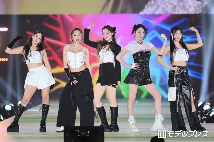 KARA、ゲリラ豪雨の中での生パフォーマンスに反響殺到「演出かと」「流石すぎる」