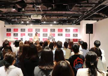 綺麗！今こんな感じなのか 電撃婚から5年→166cm美人芸人が久々にイベントに現る 2児ママになり雰囲気ガラリ 元祖大食い女王の細身健在